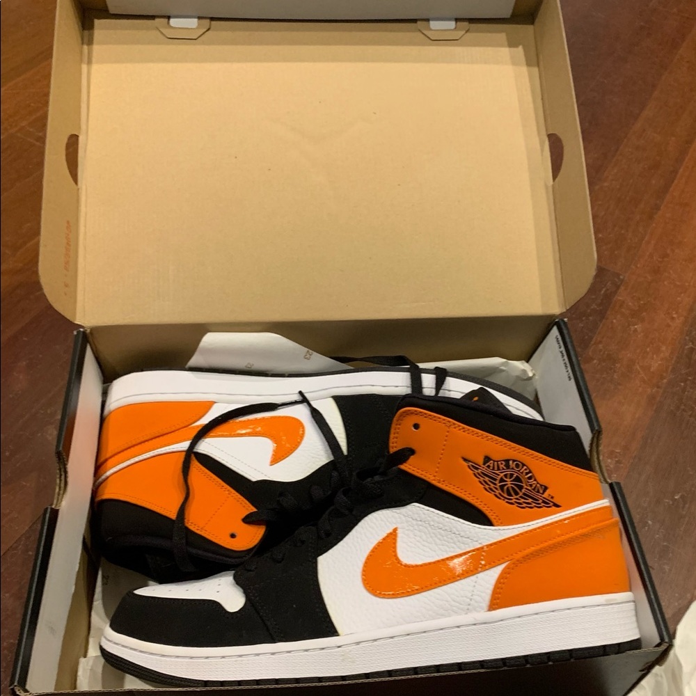 COPY - Air Jordan 1 Mid Shattered Backboard